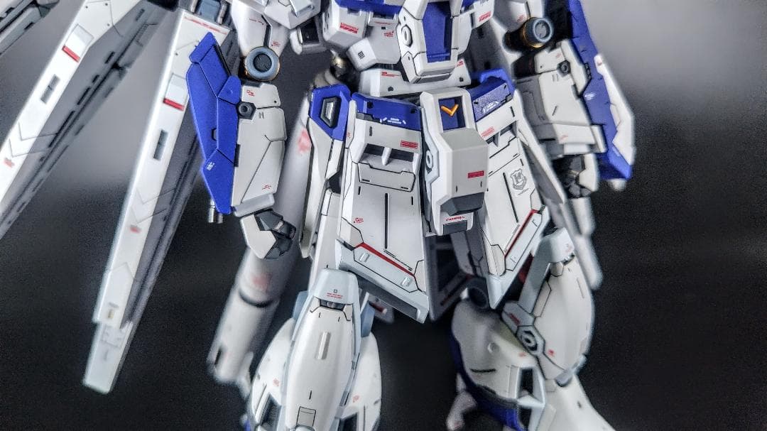 RG hi-νガンダム　全塗装　完成品　ハイパー・メガ・バズーカ・ランチャー