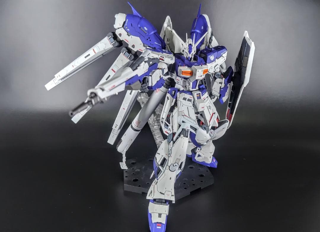 RG hi-νガンダム　全塗装　完成品　ハイパー・メガ・バズーカ・ランチャー