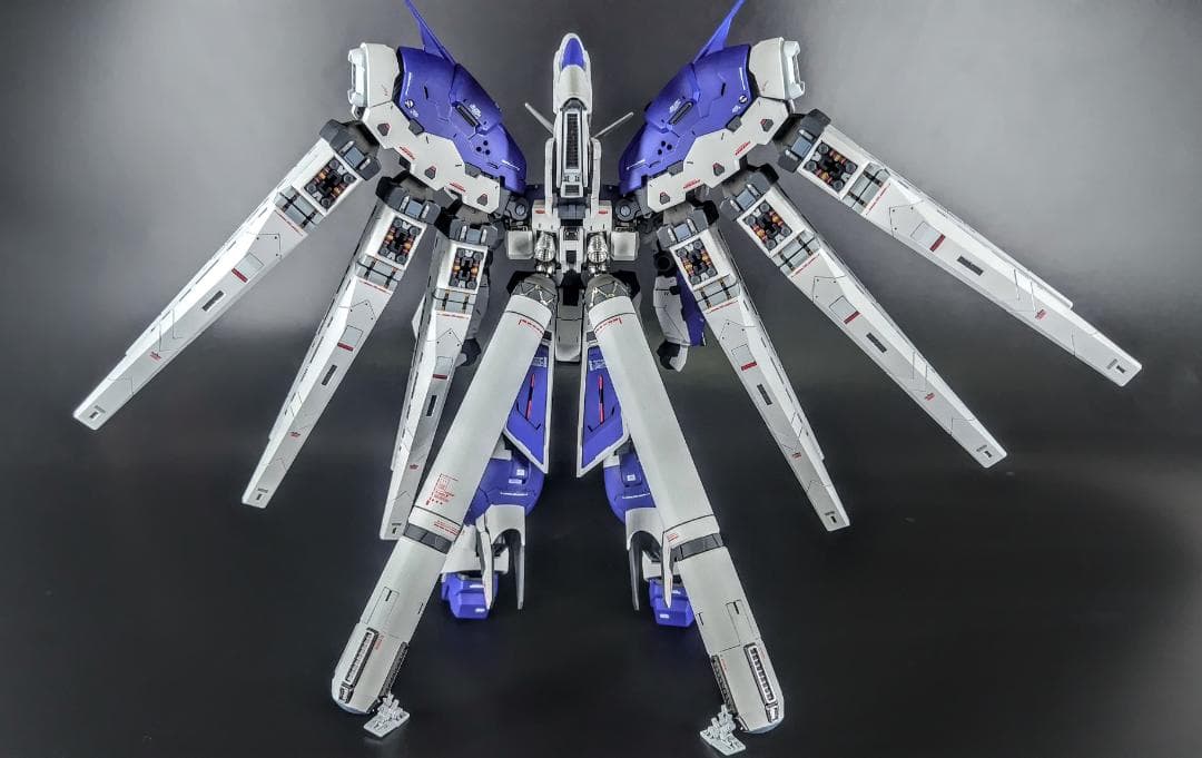 RG hi-νガンダム　全塗装　完成品　ハイパー・メガ・バズーカ・ランチャー