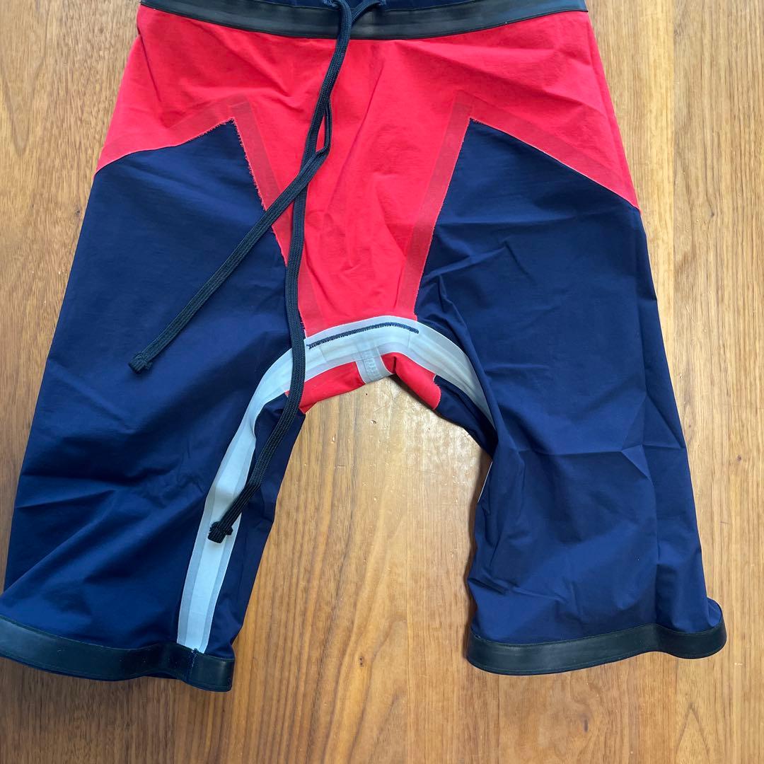 年末限定値下げ！アクアフォースarena 競泳水着 ネイビー FINA認証