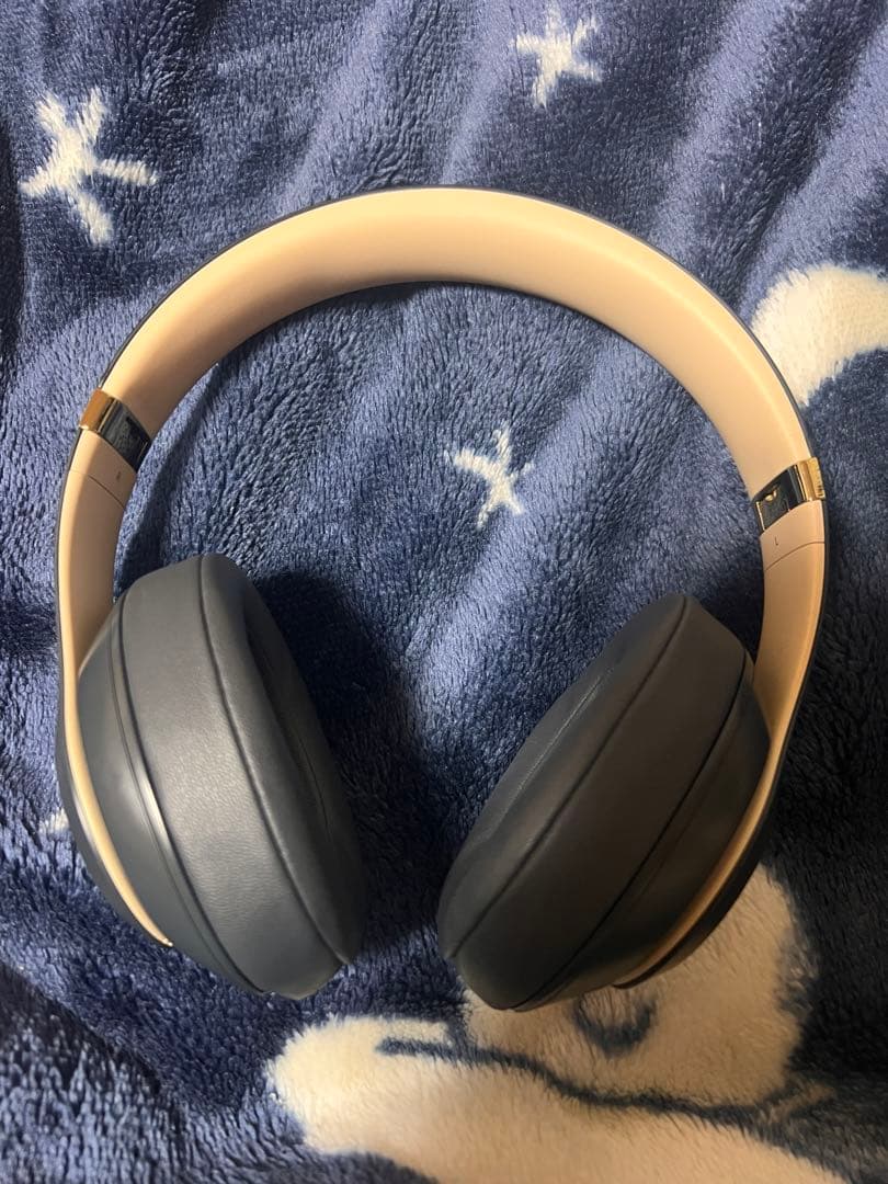 Beats Studio3 Wireless ヘッドフォン　シャドーグレー