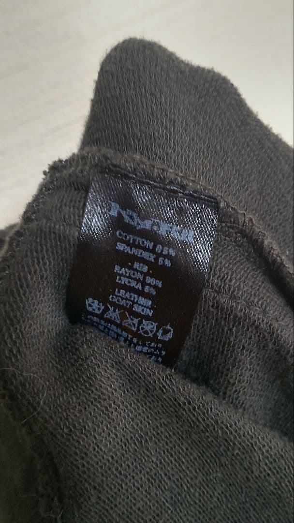 KMRii / レザーパイピングクロップドスウェットパンツ