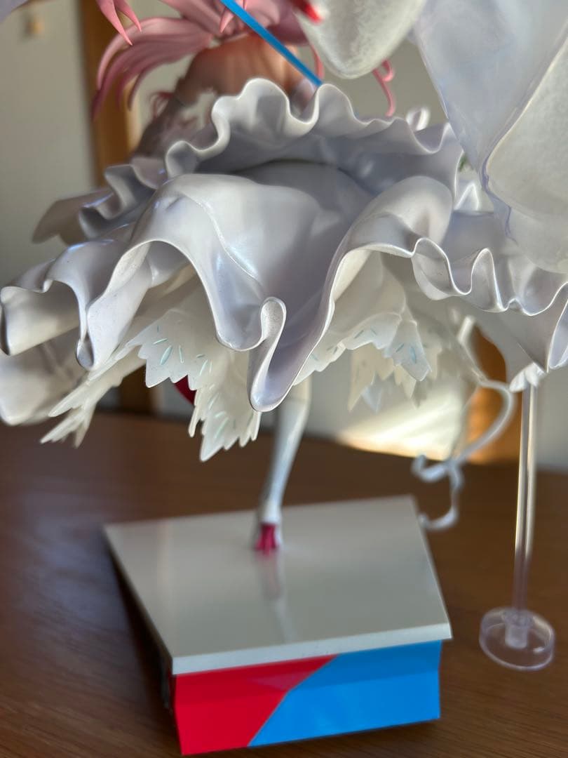 ル*カ様 ダーリンインザフランキス　ゼロツー　フィギュア　ウェディング　ポストカ