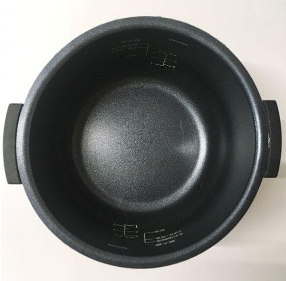 【美品】 2023年製 タイガー 電気圧力鍋　 COK-A220 マットブラック