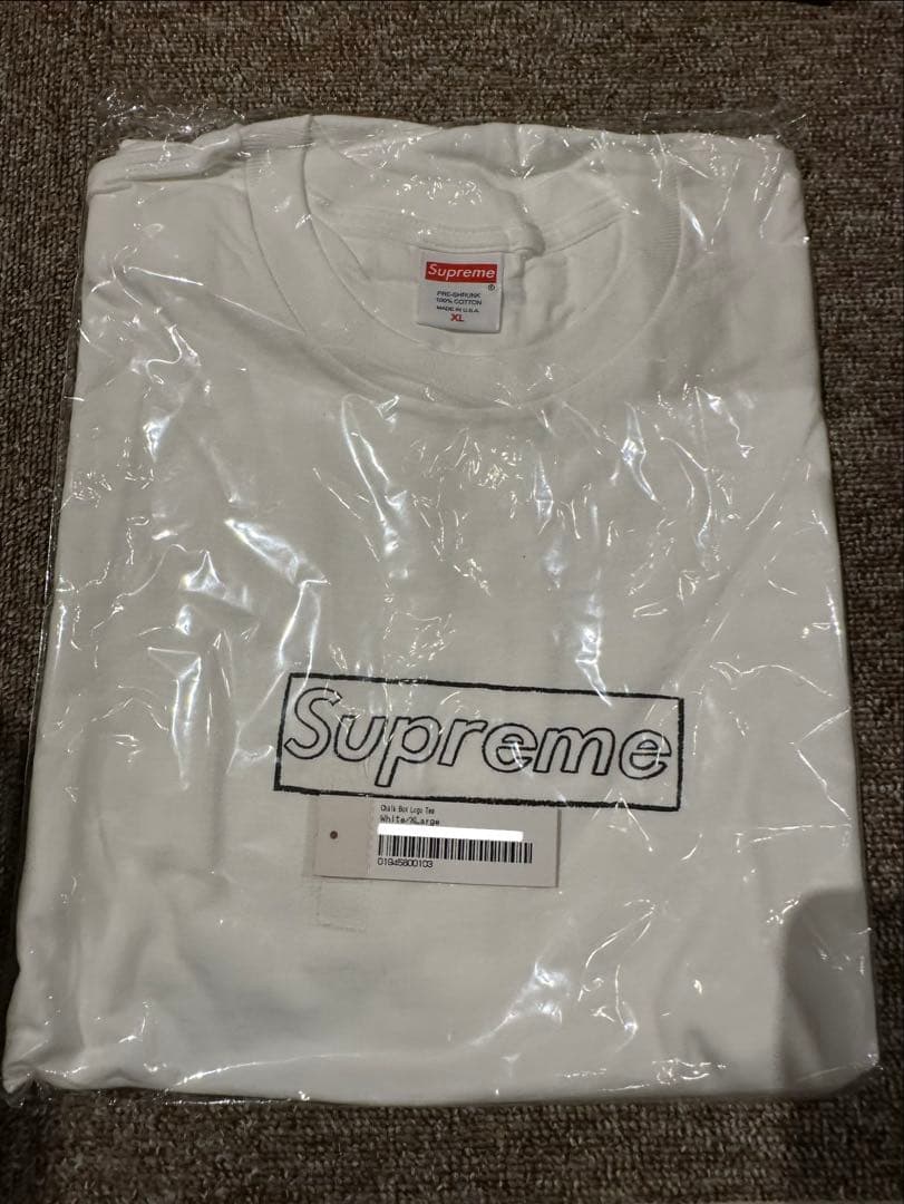 貧血　【新品】Supreme kaws chalk box logo te