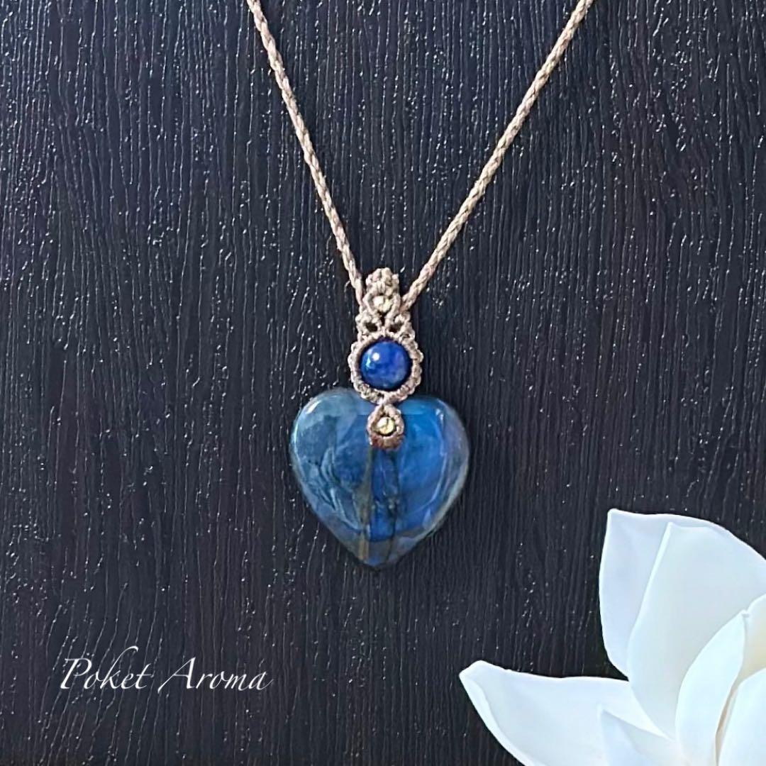 『心翼』ラブラドライトとカイヤナイトのマクラメペンダントネックレス