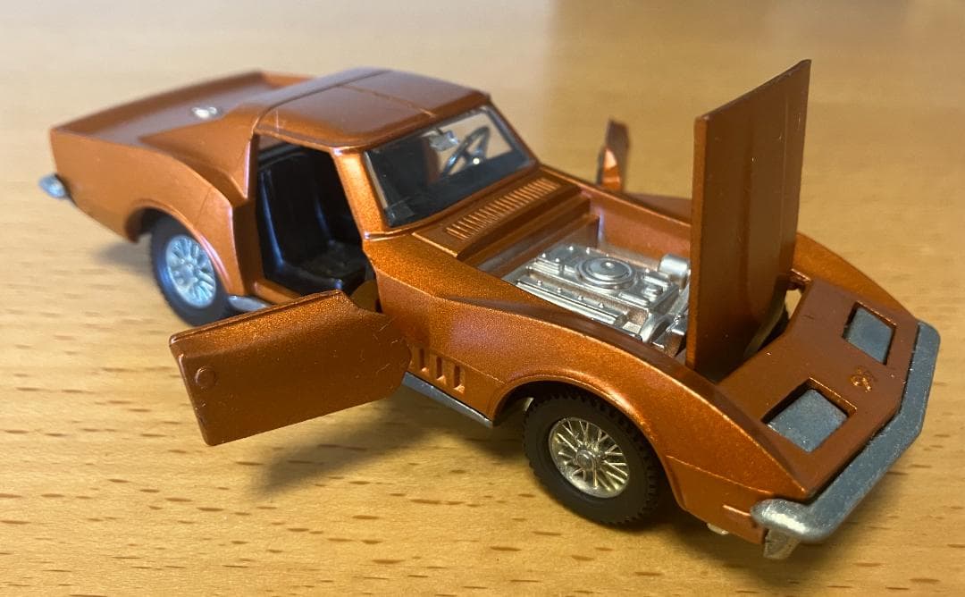 Dinky Toysミニカー　コルベット・スティングレイ　221（ケース付き）