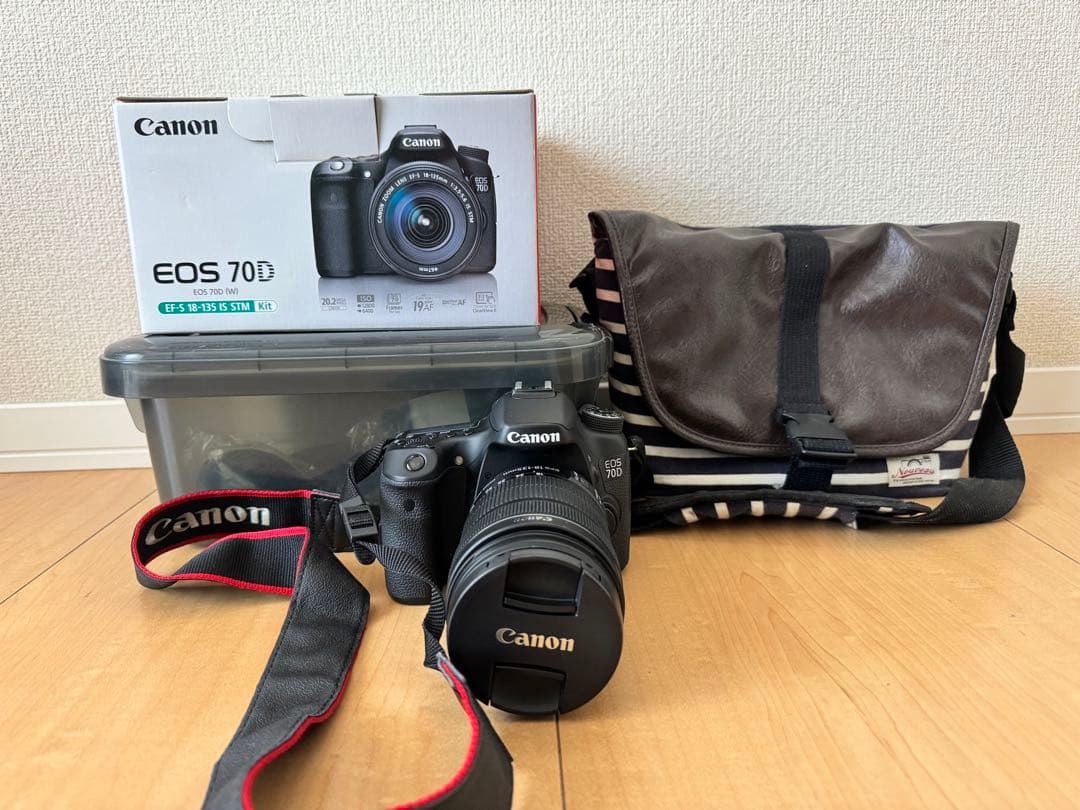 デジタルカメラ Canon EOS 70D(W) EF-S18-135 IS STM