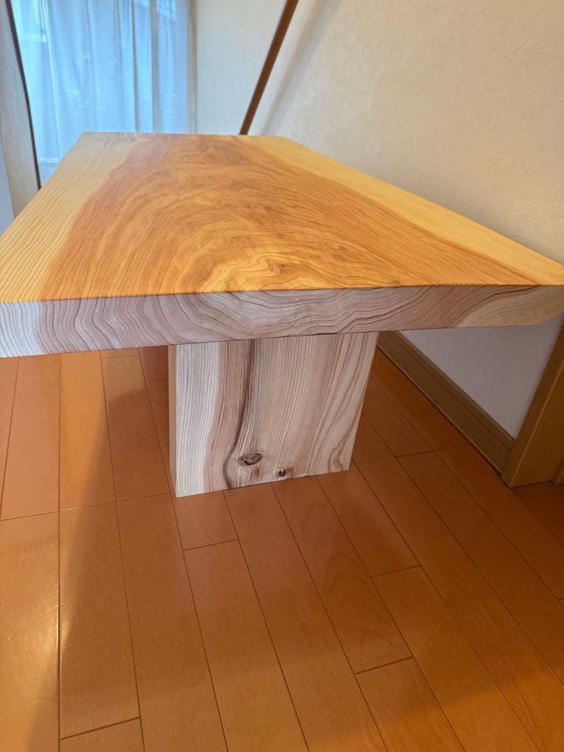 天然杉の一枚板根っこ部分木目テーブル