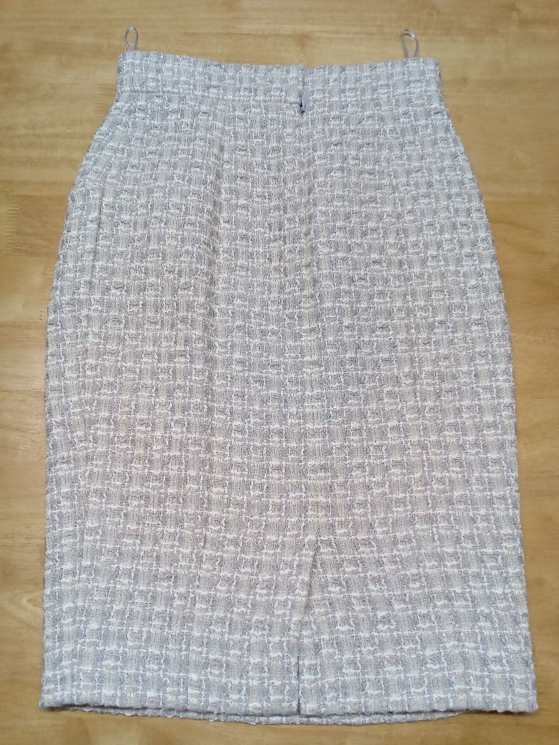 バズ　シャネルスカート