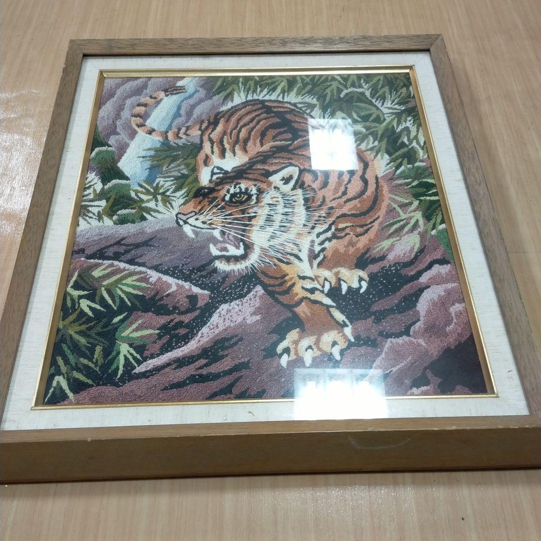 最終値下げ！　虎　絵画　刺繍