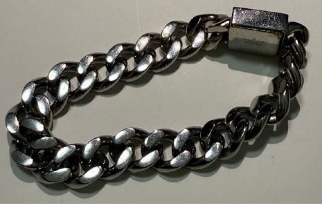 Fendi シルバーチェーンブレスレット