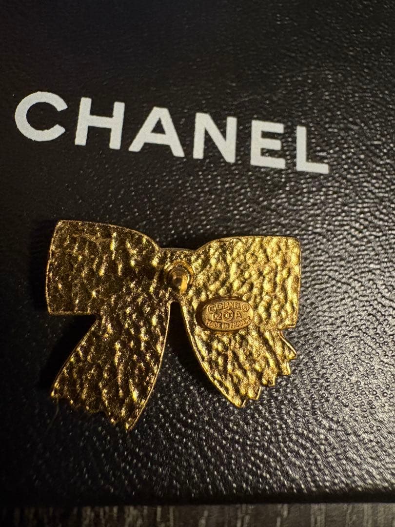訳あり【CHANEL】シャネル　ブローチ リボン 02A.