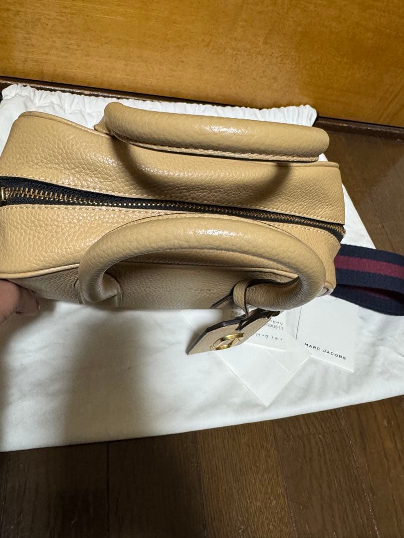 MARC JACOBS ベージュ レザー ショルダーバッグ