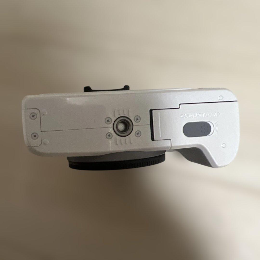 Canon EOS デジタル一眼レフカメラ ホワイト　ボディのみ　美品