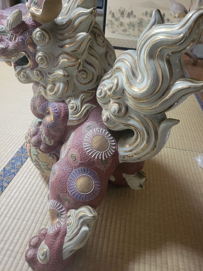 大型置物　九谷焼　大吉窯　玉乗り獅子　狛犬　シーサー風　赤絵　金彩　置物
