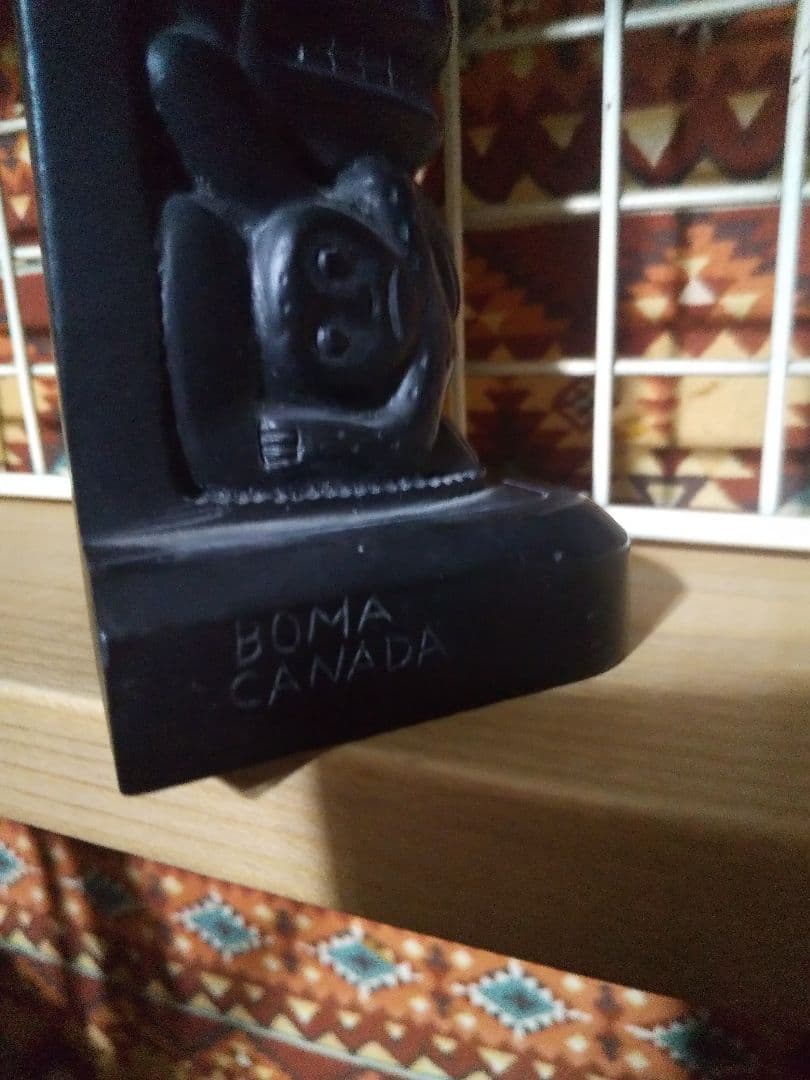 ネイティブアメリカン、インディアン カナダ製トーテムポール 樹脂製