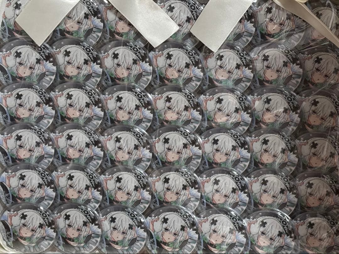 めておら メルト・ ダ ・テンシ winter等身缶バッジ 42個