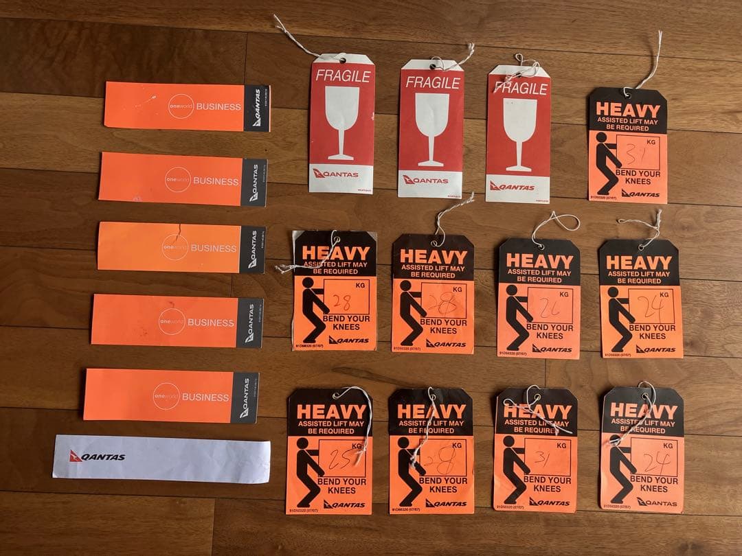 QANTAS ビジネスクラス　荷物タグ 複数セット　優先的　重い荷物　フラジール