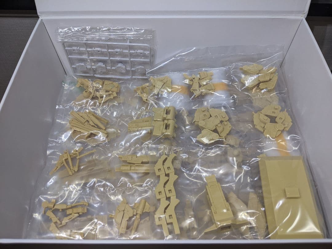 Fortune Meow’s Studio 1/100 MG RX-93 V