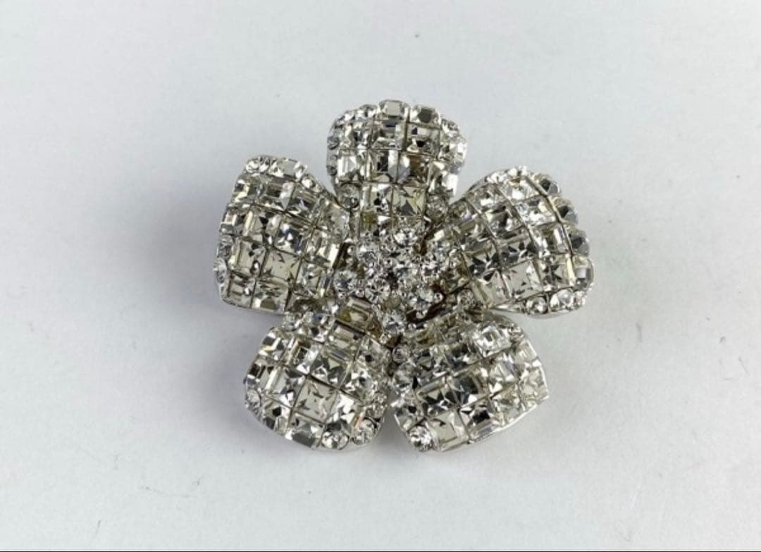 フォクシー　花　フラワー　ブローチ　超美品 クリアー