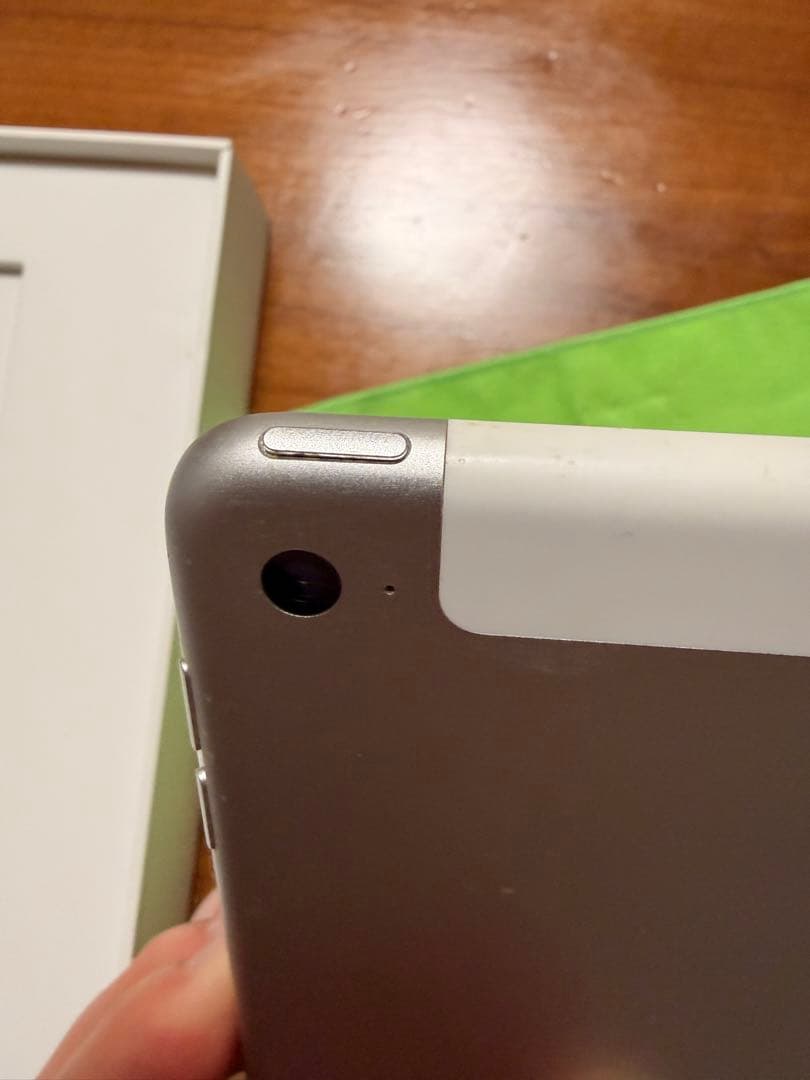 iPad Air2 第2世代 128GB Wi-Fi + Cellularモデル