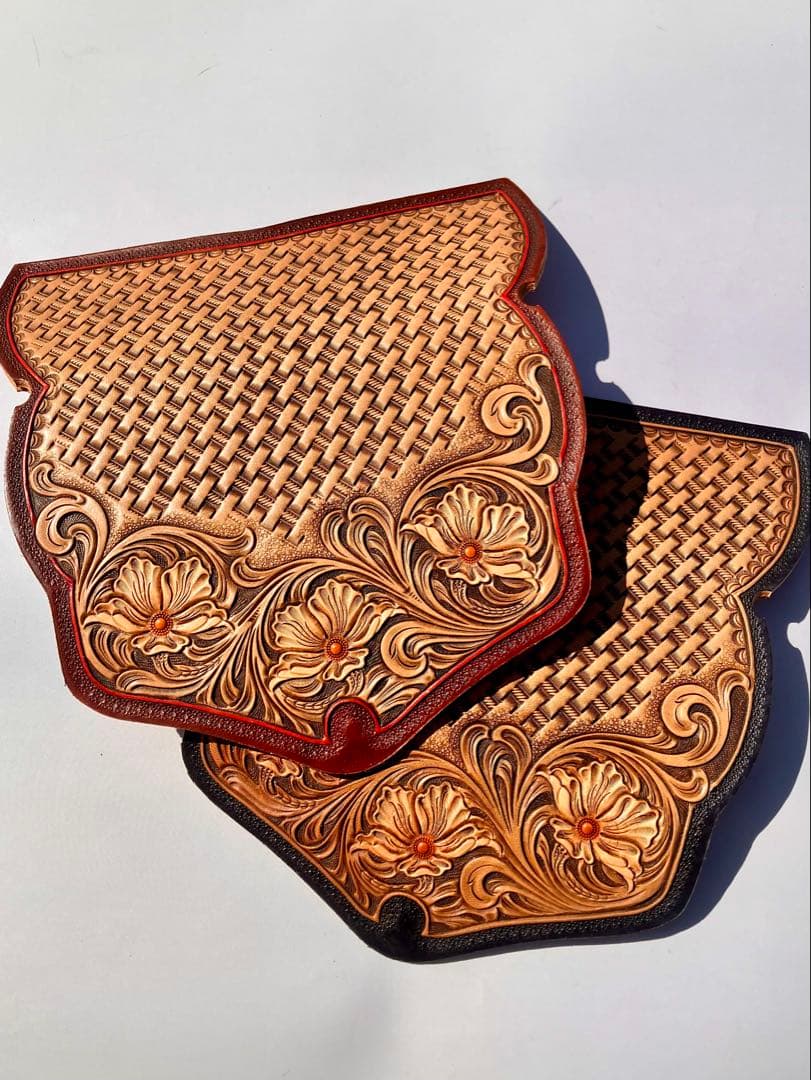 手彫り革小物　カービング眼鏡ケース