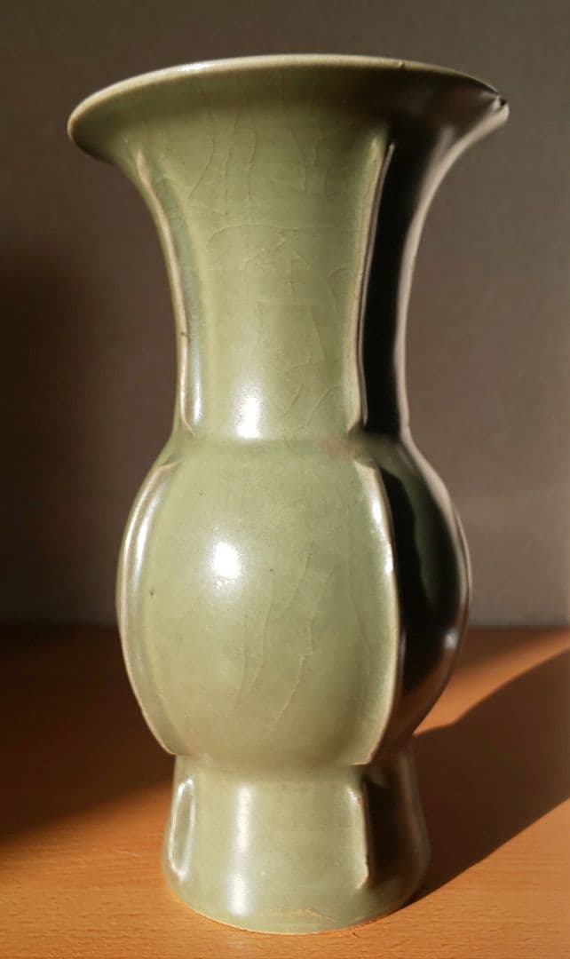 青磁中国美術 宋龍泉窯粉 梅子青出青磁品種 尊式 花瓶