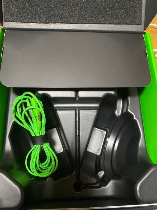 ヘッドホン&ps4充電スタンド、dualshock(ps4コントローラー)セット