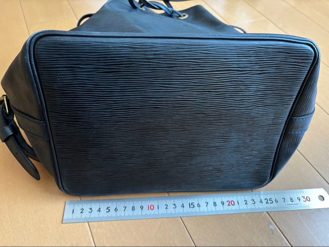 ルイヴィトン　エピ　黒 レザー バケットバッグ　ショルダーバッグ　バケツ型