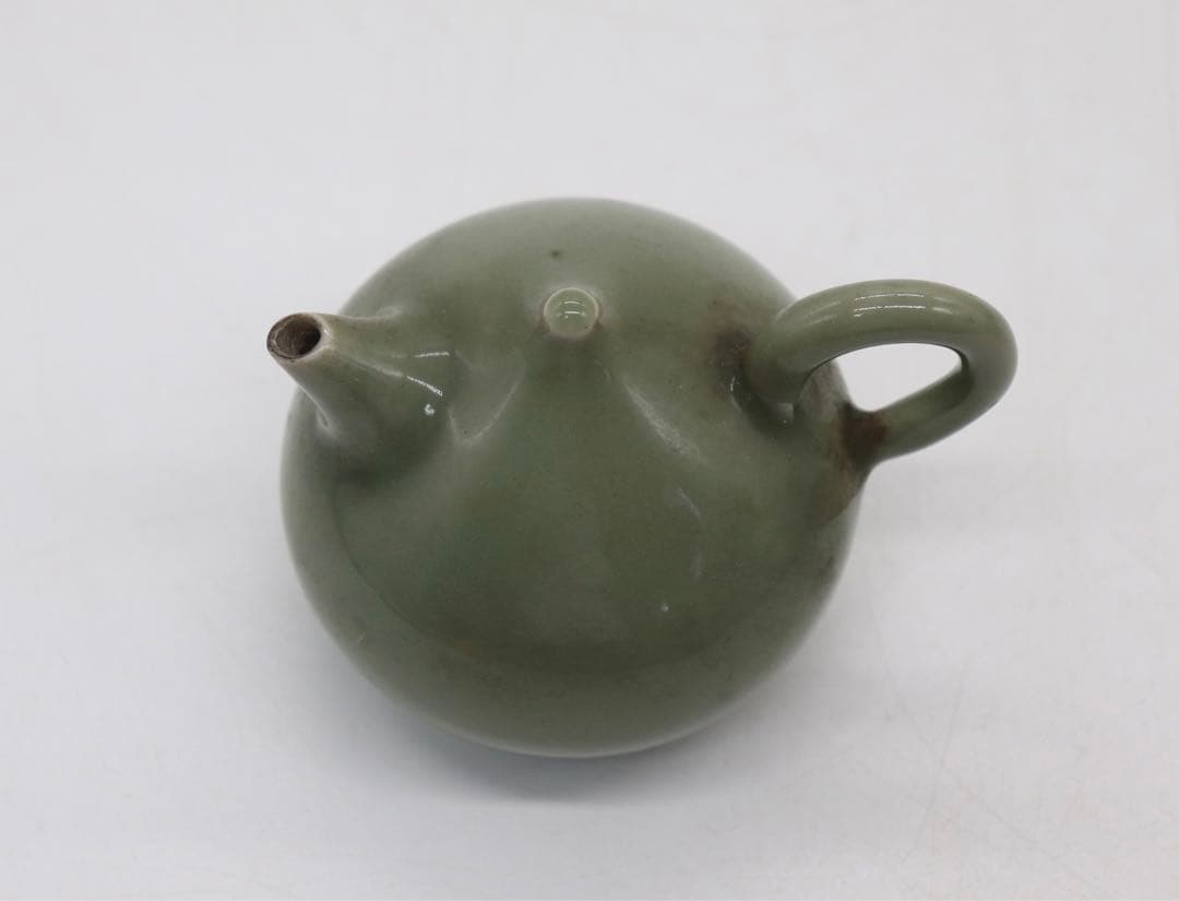 中国　青磁水滴　木箱入　送料込み0511