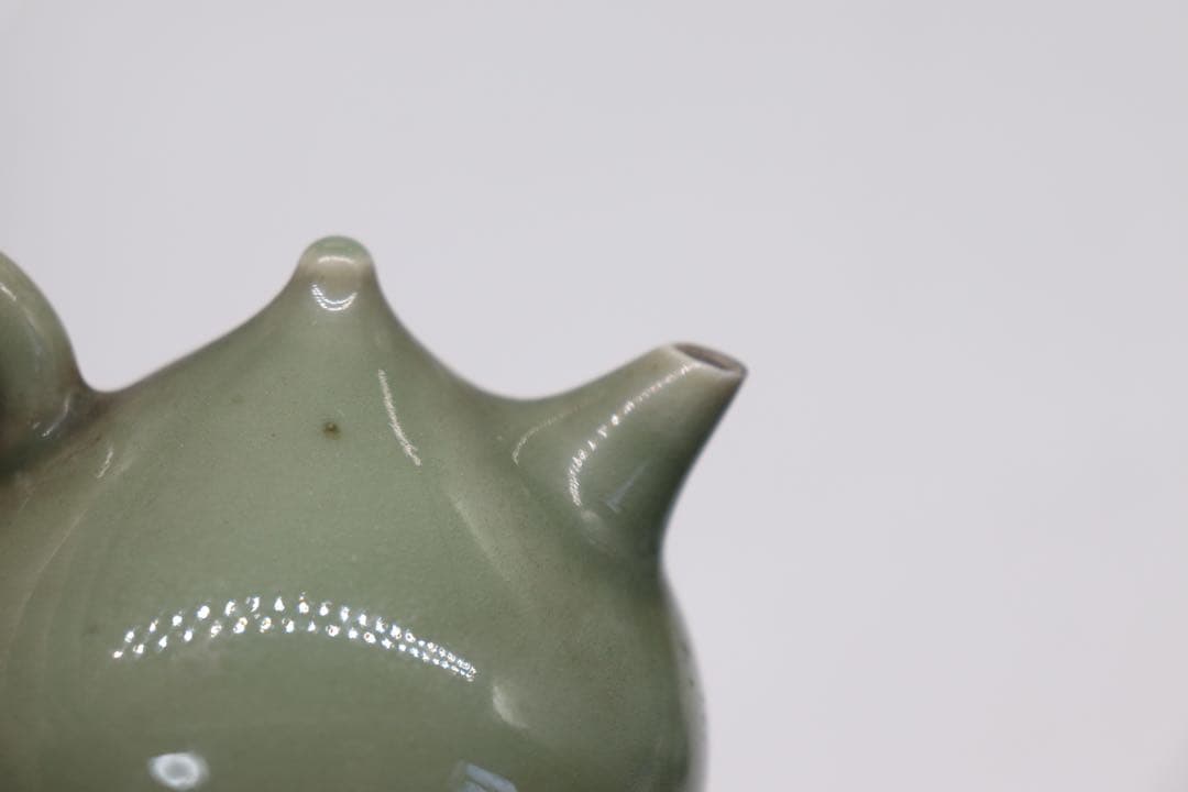 中国　青磁水滴　木箱入　送料込み0511