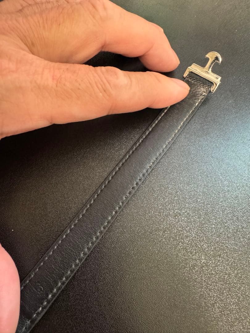 PRADA ブラック レザーバングル