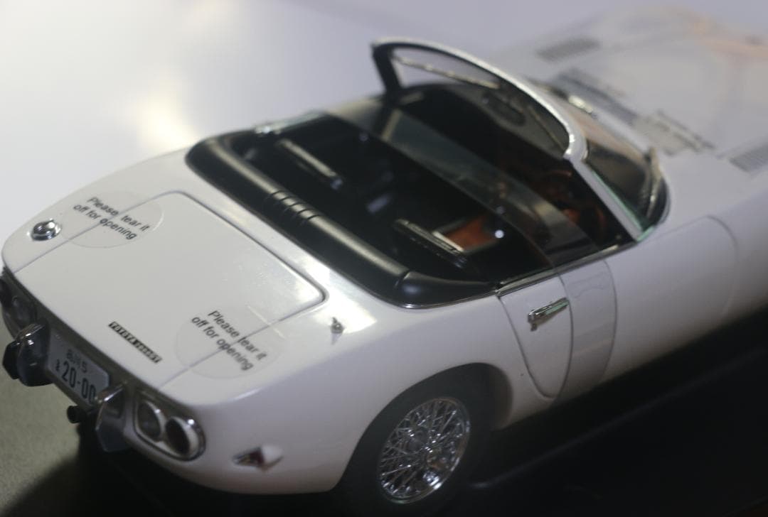 貴重　オートアート トヨタ2000GT オープン　００７コレクション 1/18