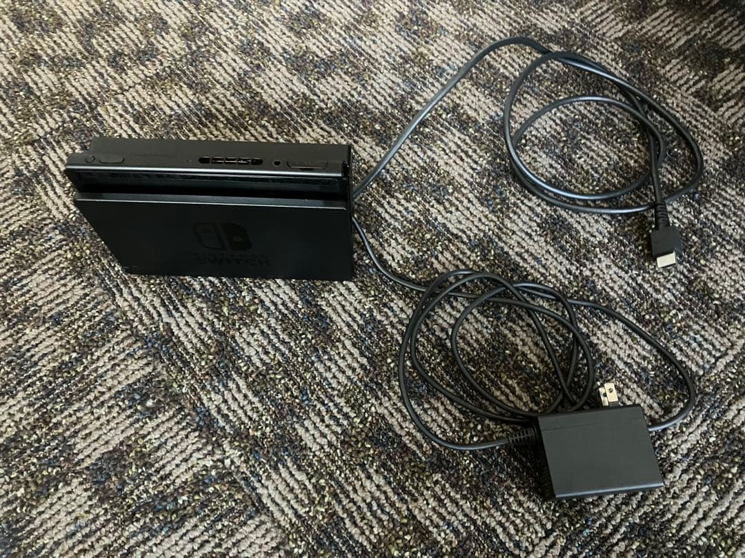 n*1様 任天堂　Nintendo Switch ブラック 本体 + おまけ付き