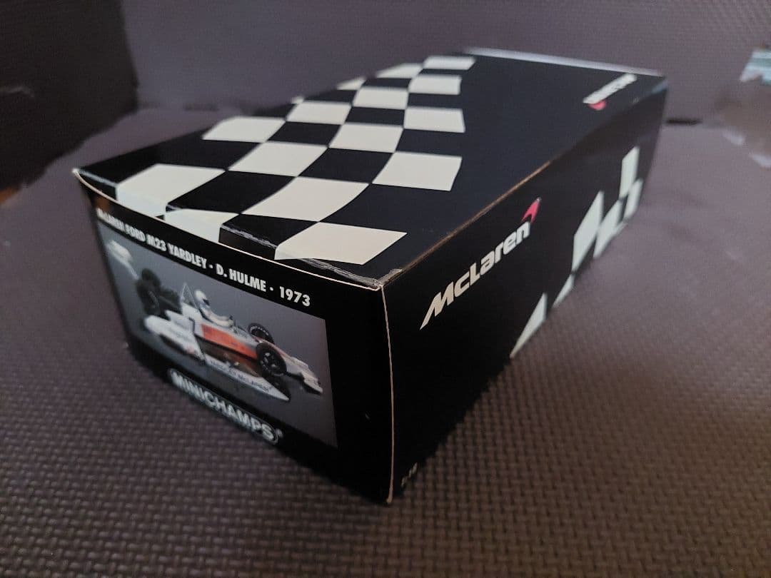 PMA 1/18 マクラーレン M23 Yardley #7 D.Hulmu