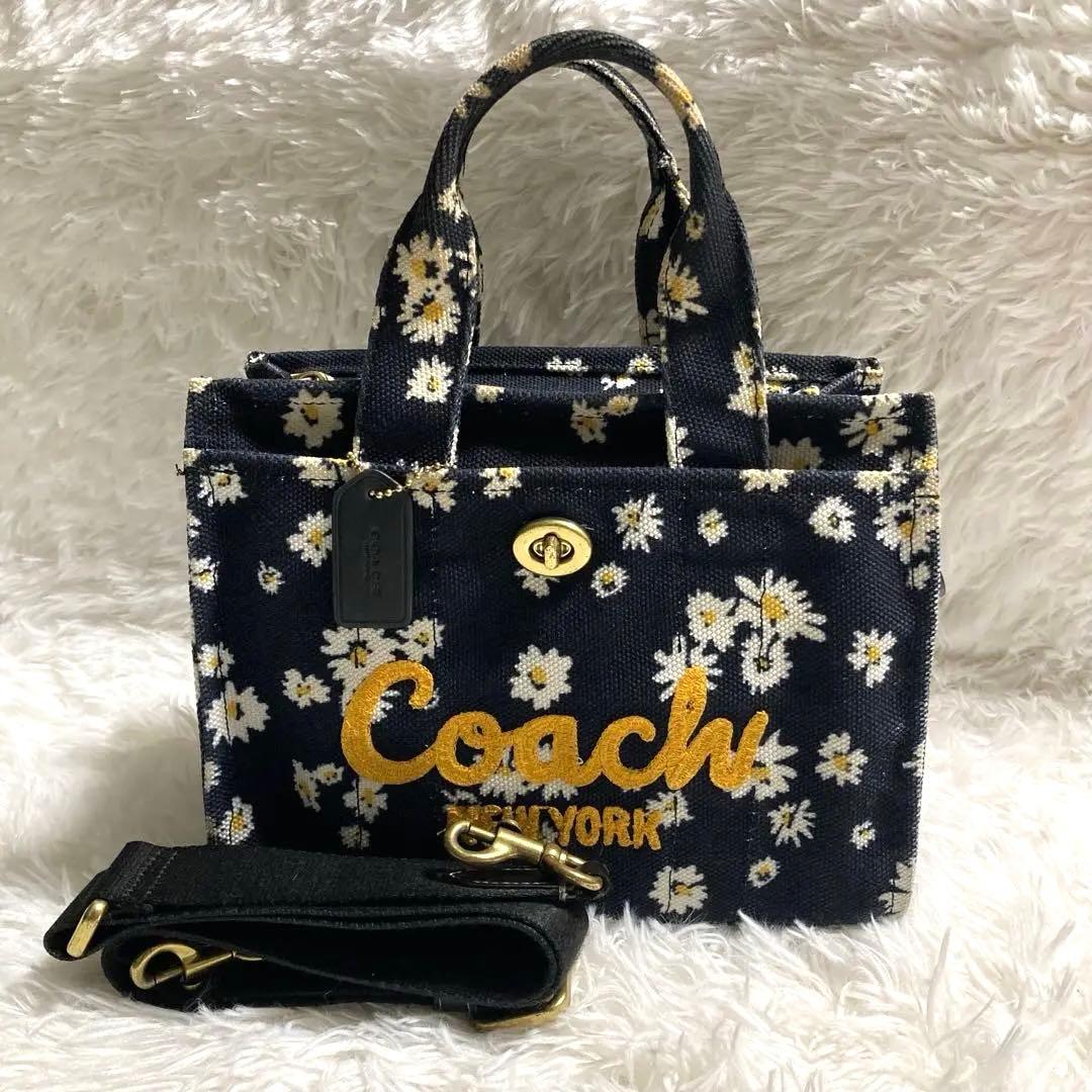 美品　現行　コーチ　ショルダーバッグ　カーゴ トート 26・フローラル プリント