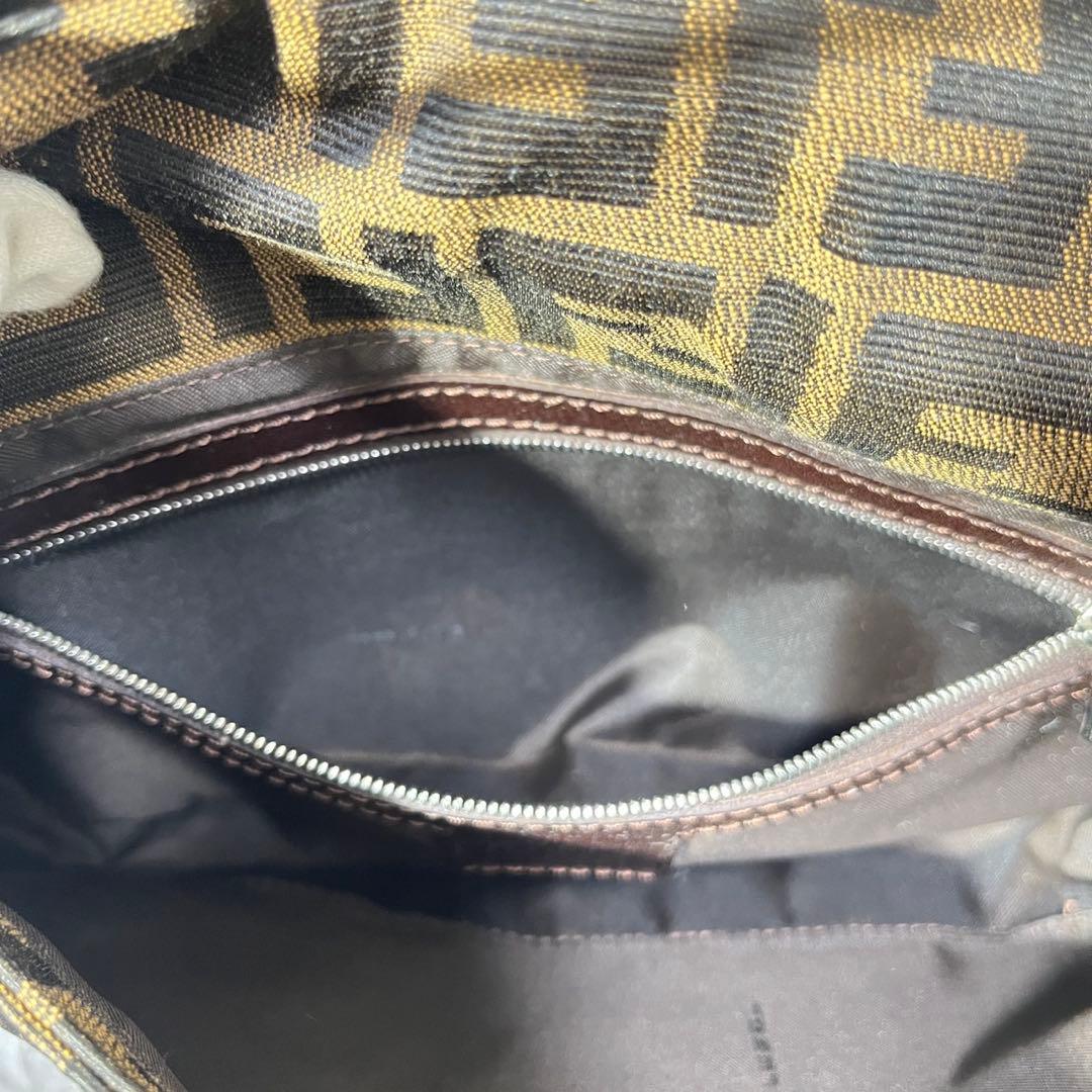 値下げ不可　フェンディ　FENDI　ハンドバッグ　総柄　FF柄　マンマバケット