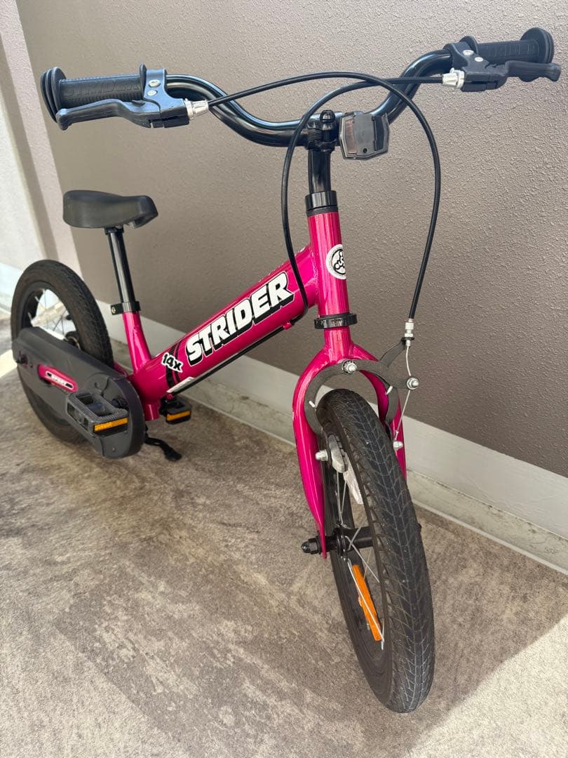 STRIDER 14x ピンク ストライダー　ペダル　スタンド付き　子供用自転車