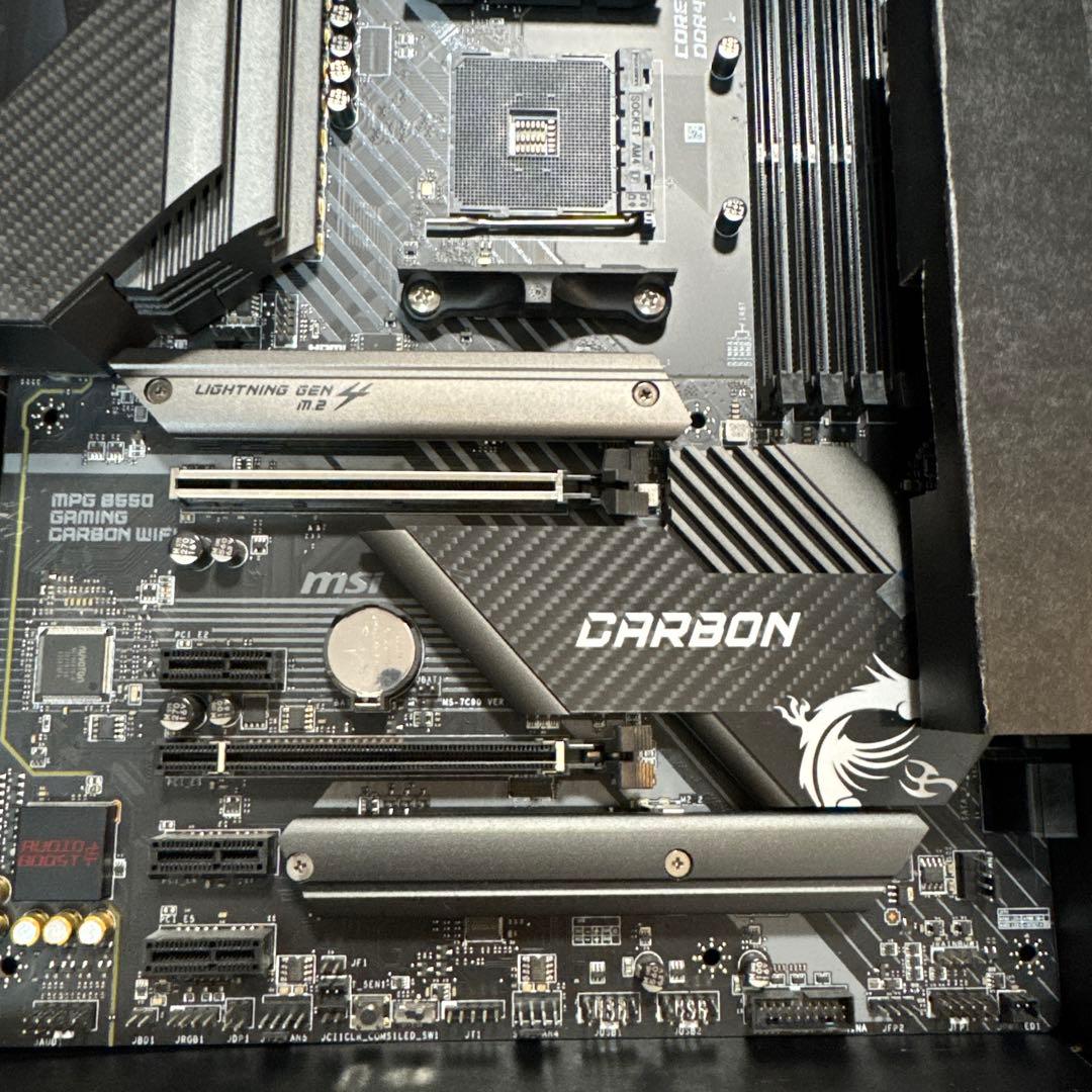 MSI B550 GAMING CARBON WIFI マザーボード