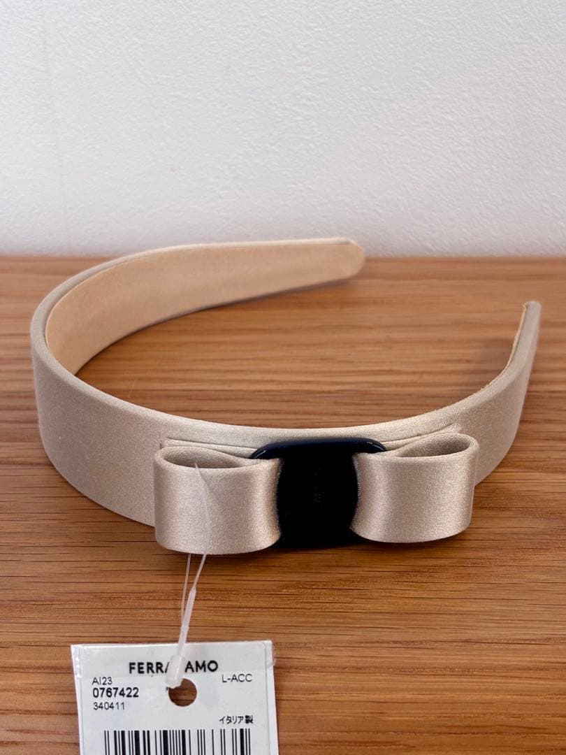 FERRAGAMO サテンリボン ヘアバンド カチューシャ