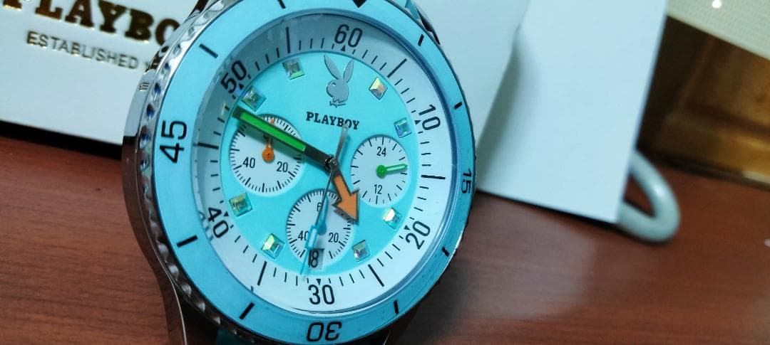 新品PLAYBOY スカイブルー クロノグラフ 時計箱付き