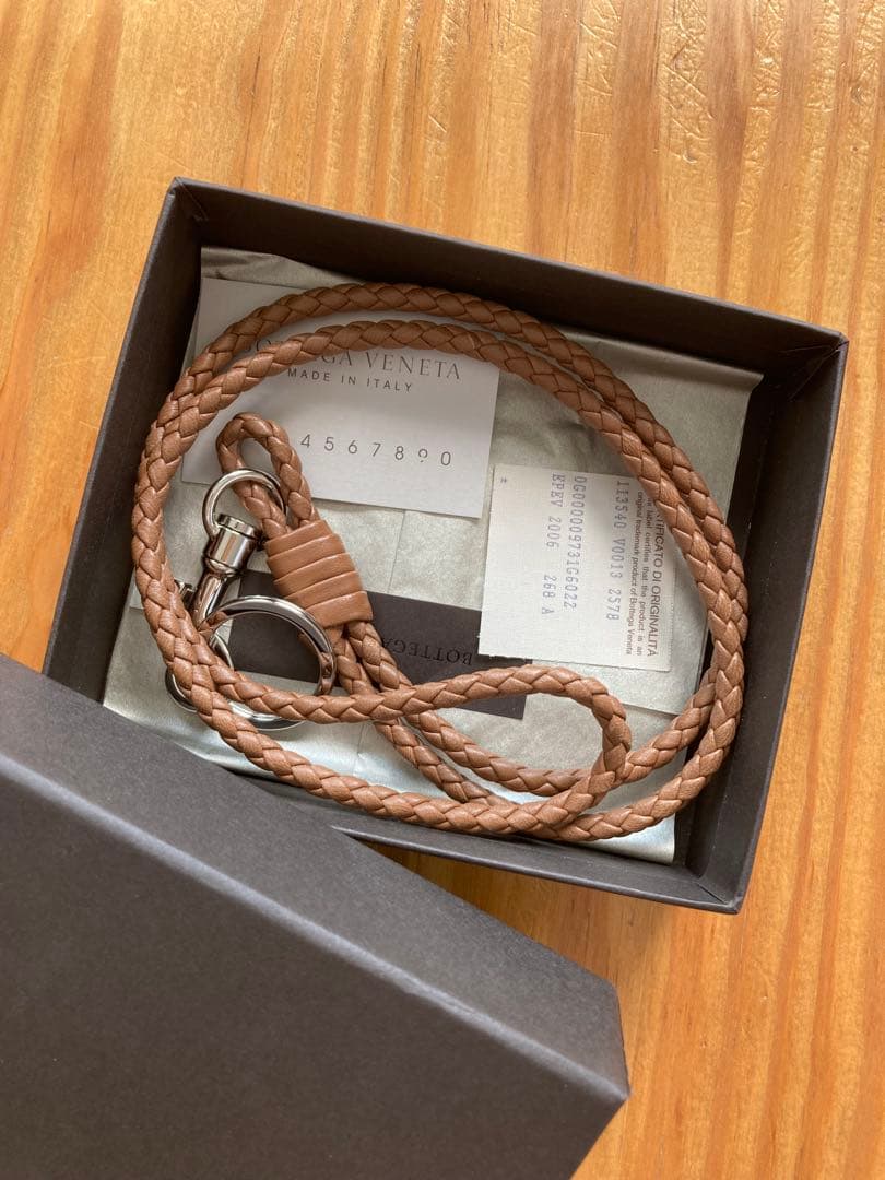 BOTTEGA VENETA ボッテガヴェネタ ロング ネックストラップブラウン