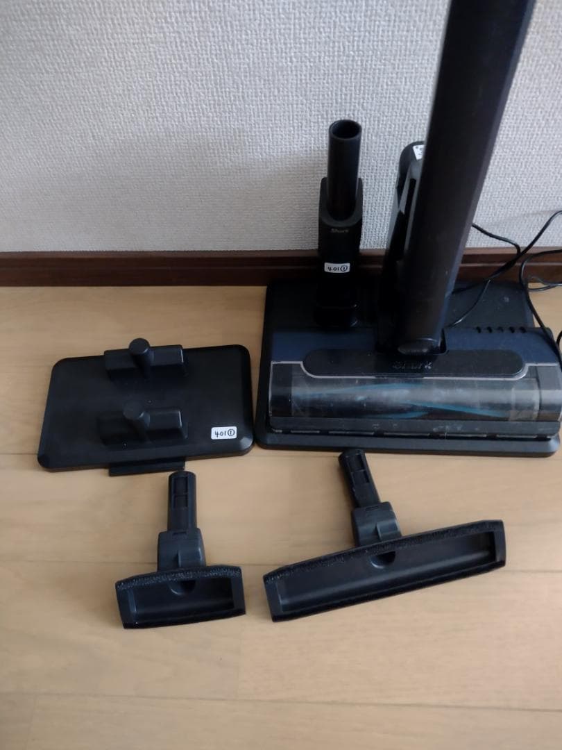 シャーク★コードレスクリーナー★CS401JRB★バッテリー新品と大差なし★1