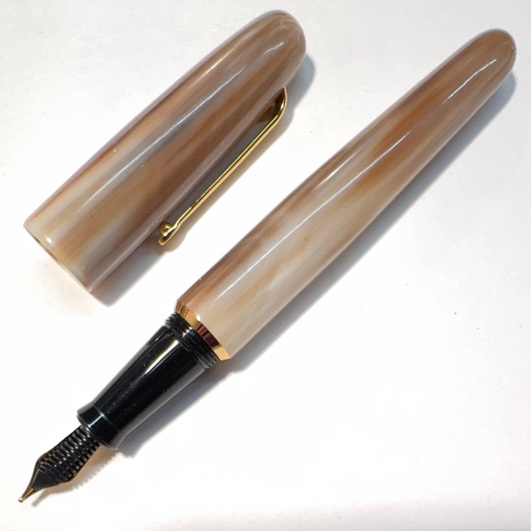 【稀少品】■天然素材 水牛角軸 万年筆 B 太字 Jowoペン先 新品■