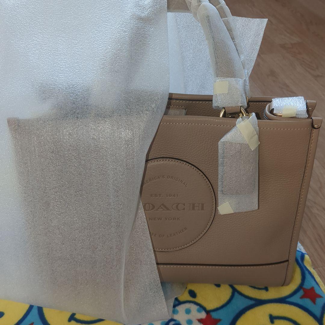 コーチ　デンプシー　キャリーオール　トートバッグ　2way レザー　ベージュ