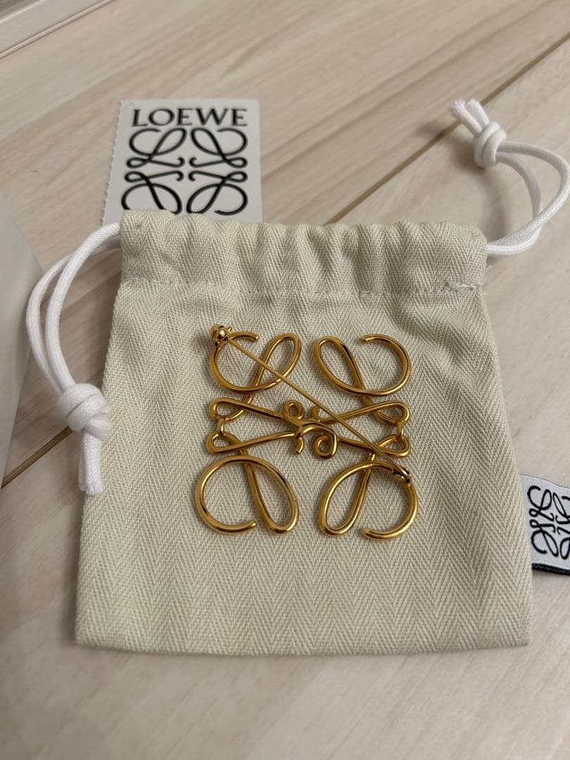 LOEWE ゴールド ブローチ