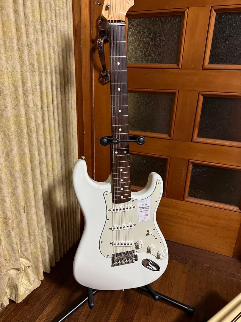 Fender traditional 60s Stratocasterファンダー