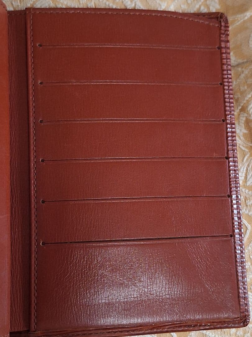 ルイヴィトン　エピパスポートケース　カード入れ　札入れ