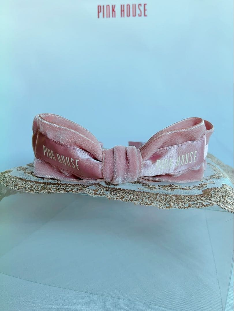 ピンクハウス❤️【未使用】ベルベットリボンのカチューシャ❤️ ロゴ入りサテンリボン